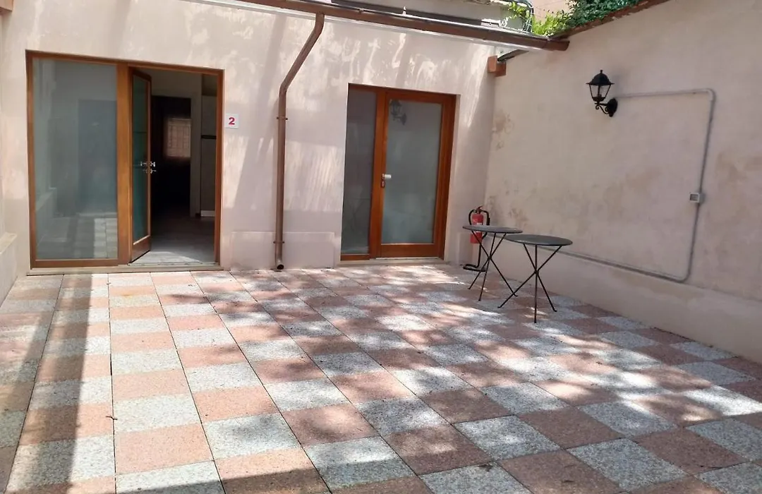 Nic House-1